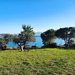 With Amazing Sea View Semesterbostad